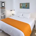 מלון דירות Sunset Bay Club