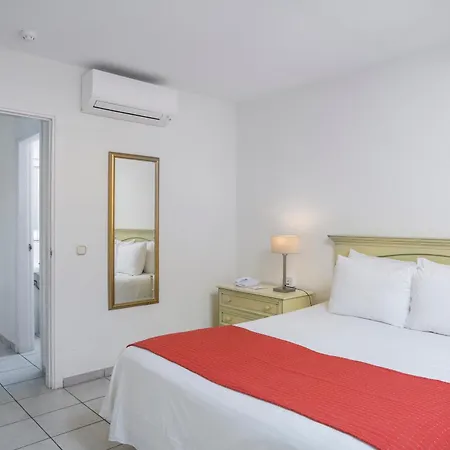 Sunset Bay Club Aparthotel 3*