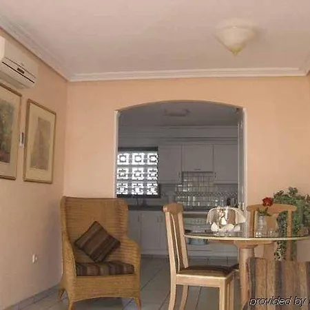 Sunset Bay Club Aparthotel