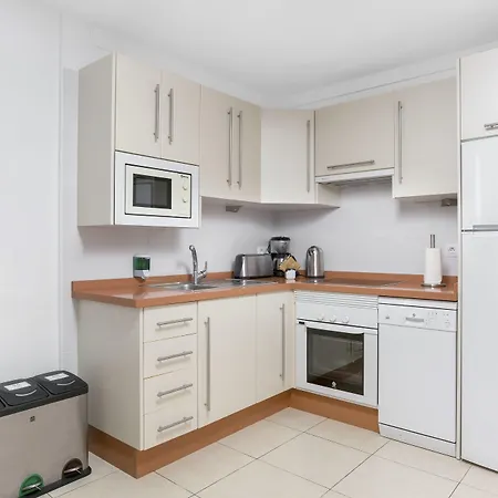 Sunset Bay Club أذيخي