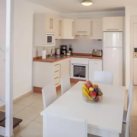 Sunset Bay Club شقة فندقية 4*