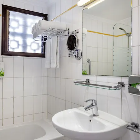 Sunset Bay Club شقة فندقية 4*