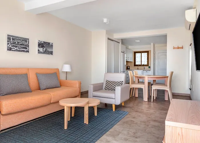 Sunset Bay Club Aparthotel