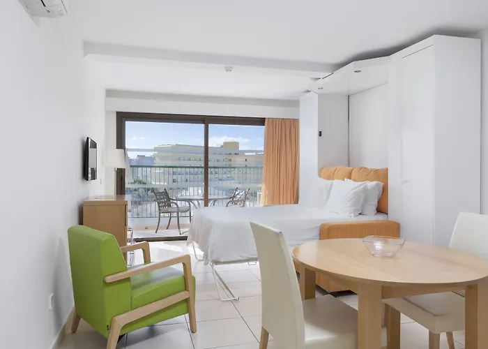 Sunset Bay Club Aparthotel