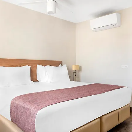 Sunset Bay Club Aparthotel 4*