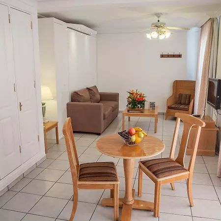 Sunset Bay Club Aparthotel